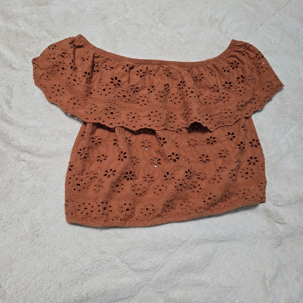 Rue21 Burnt Orange Cropped Top off shoulder option flower eyelets tShirt, L